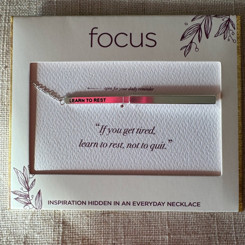 NIOP silver focus necklace
